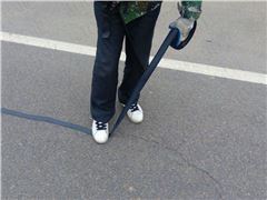 修補(bǔ)裂縫的路面貼縫帶和抗裂貼是不一樣的
